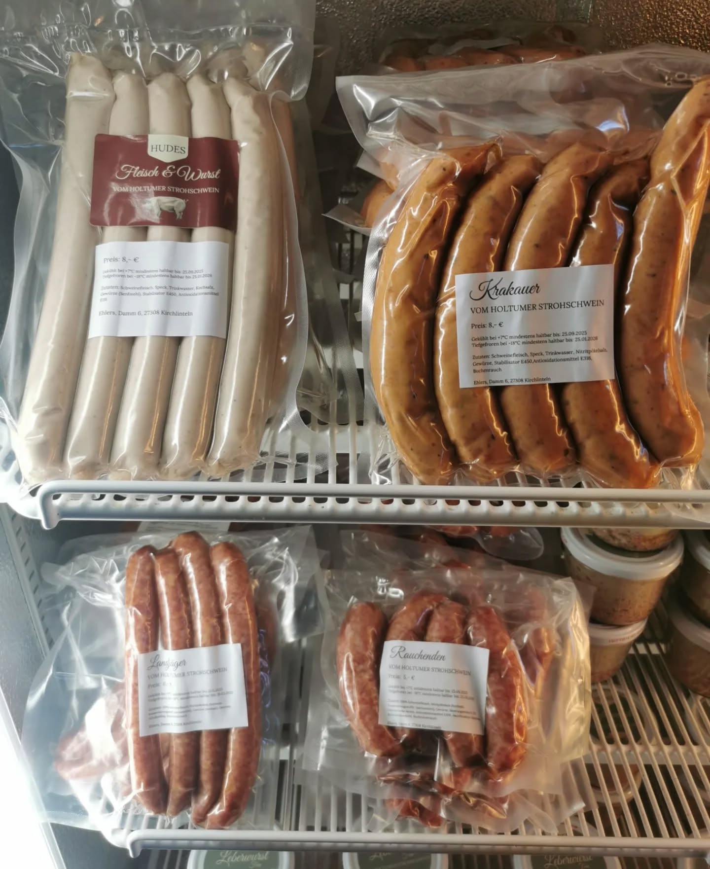 Wir haben wieder frische Produkte von unseren Strohschweinen im Hofladen 🥳 Wer heute spontan bei dem guten Wetter Grillen möchte wird bei uns fündig 😍 Lasst es euch schmecken!
#hofladen #Fleisch #Schwein #grillen #Landwirtschaft #direktvermarktung